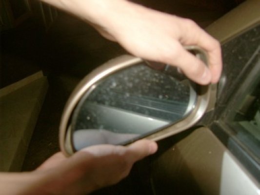 Un bărbat din Năvodari a distrus mai multe maşini în Constanţa
